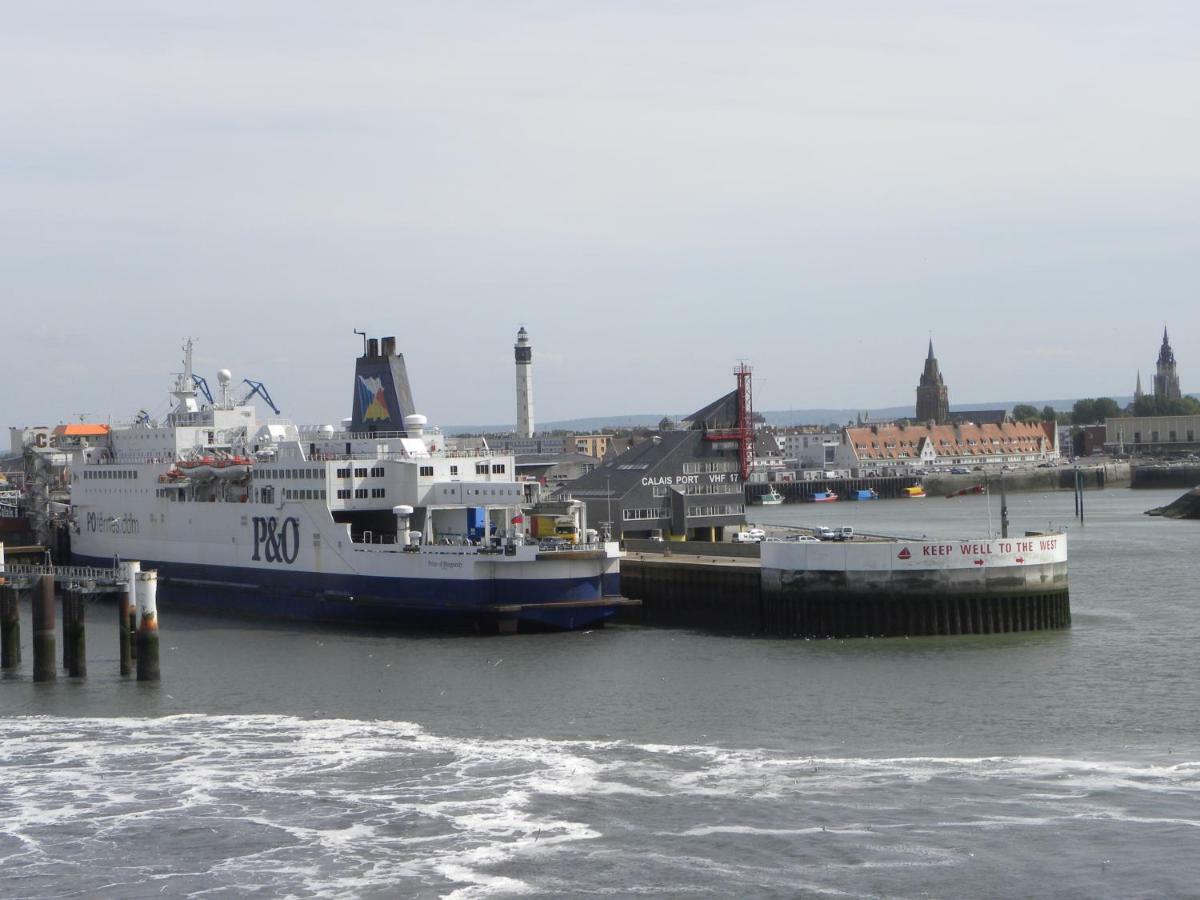 Ibis Calais Car Ferry Hotell Exteriör bild